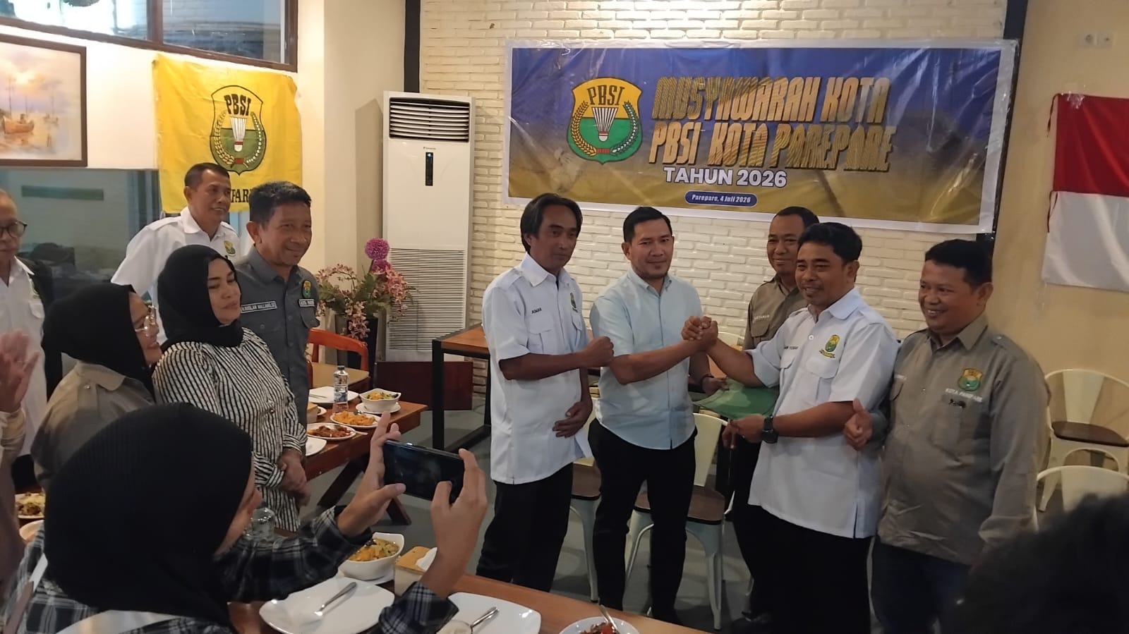 Amarun Agung Hamka Terpilih Aklamasi Pimpin PBSI Parepare Periode 2026–2030. 1 Amarun Agung Hamka Terpilih Aklamasi Pimpin PBSI Parepare Periode 2026–2030.