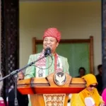 HUT ke-18 Toraja Utara, Gubernur Andi Sudirman Serahkan Bantuan Rp10 Miliar untuk Infrastruktur dan UMKM